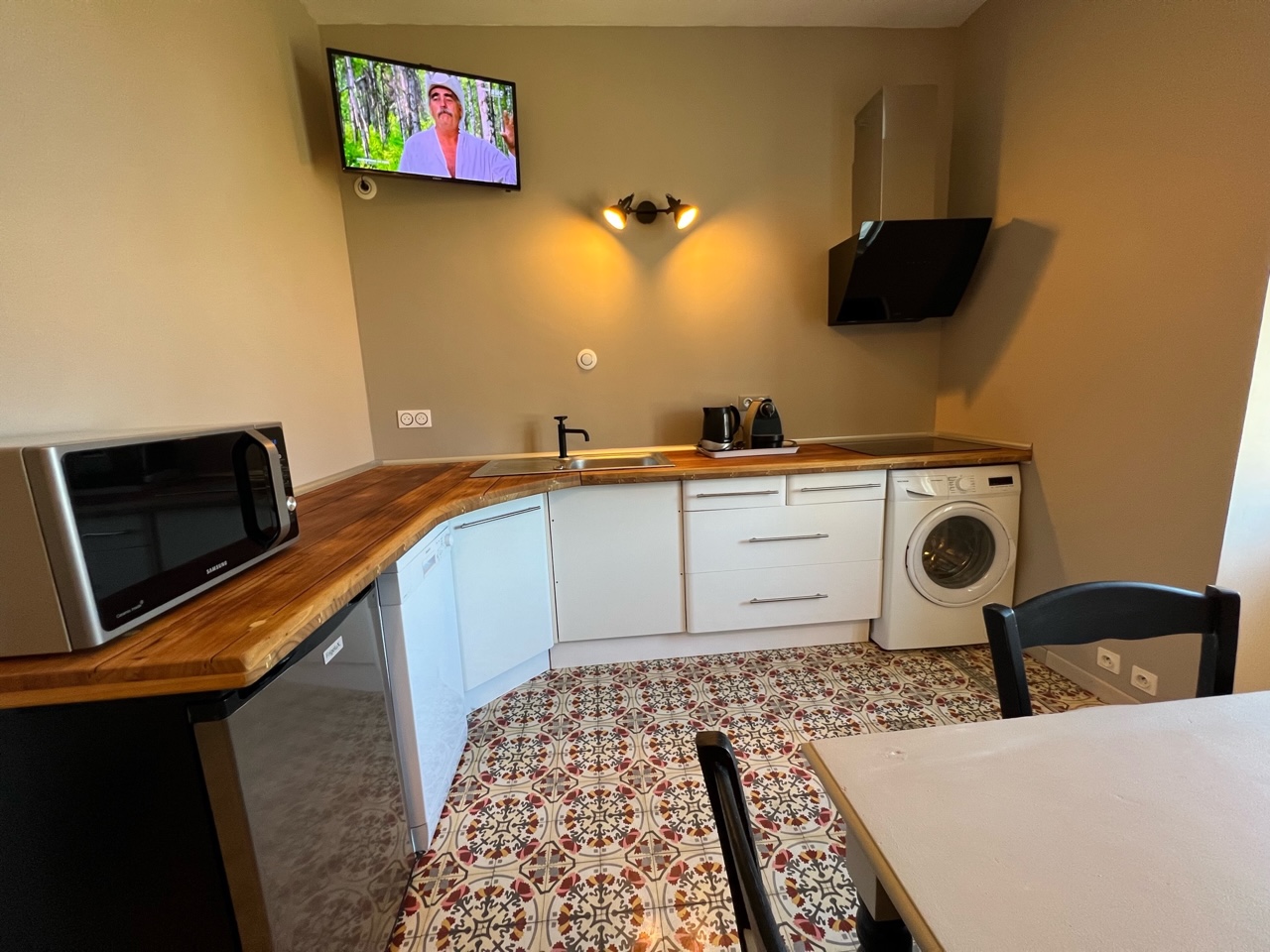 Cuisine entièrement équipée du gîte Au Petit Bonheur en Provence